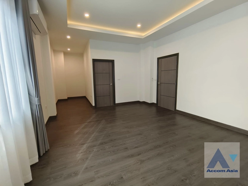 14  4 br House for rent and sale in sukhumvit ,Bangkok BTS Phra khanong AA35280