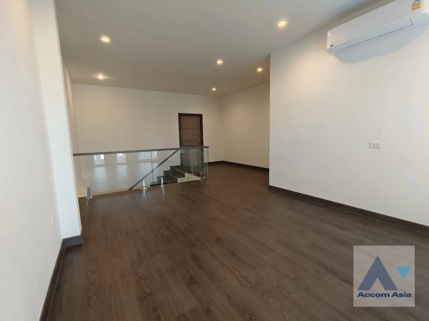 18  4 br House for rent and sale in sukhumvit ,Bangkok BTS Phra khanong AA35280