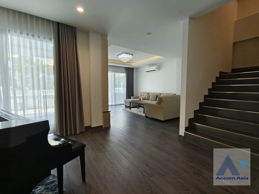 4  4 br House for rent and sale in sukhumvit ,Bangkok BTS Phra khanong AA35280