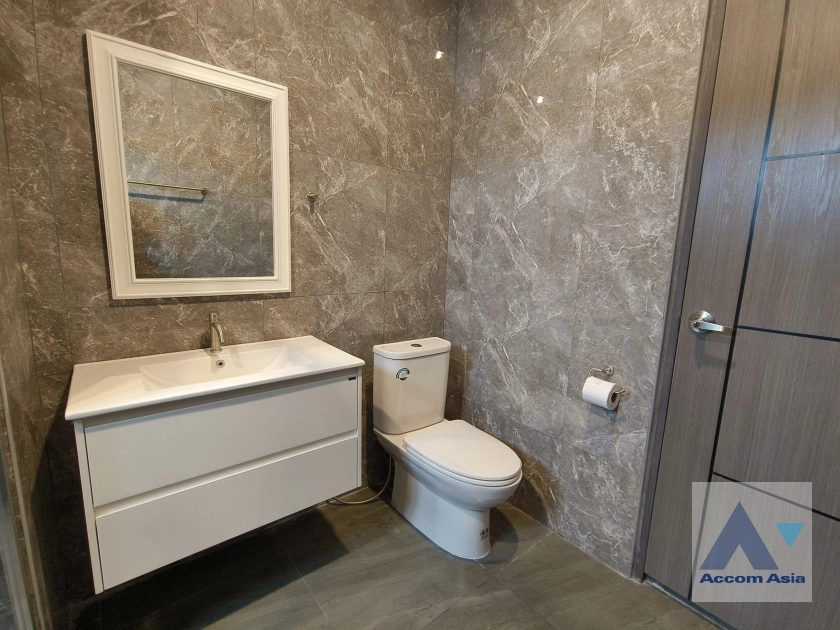 27  4 br House for rent and sale in Sukhumvit ,Bangkok BTS Phra khanong AA35280