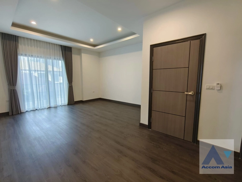 22  4 br House for rent and sale in Sukhumvit ,Bangkok BTS Phra khanong AA35280