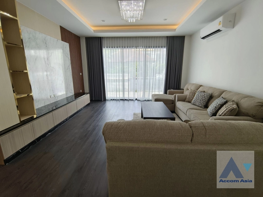  1  4 br House for rent and sale in Sukhumvit ,Bangkok BTS Phra khanong AA35280