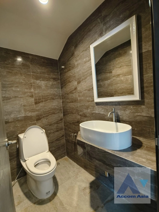 26  4 br House for rent and sale in Sukhumvit ,Bangkok BTS Phra khanong AA35280