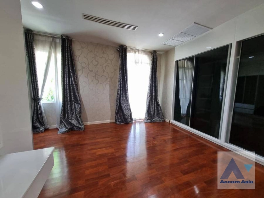 6  5 br Townhouse For Rent in Sathorn ,Bangkok BRT Wat Dan - BRT Wat Priwat at Baan Klang Krung Grande Vienna Rama 3 AA35290