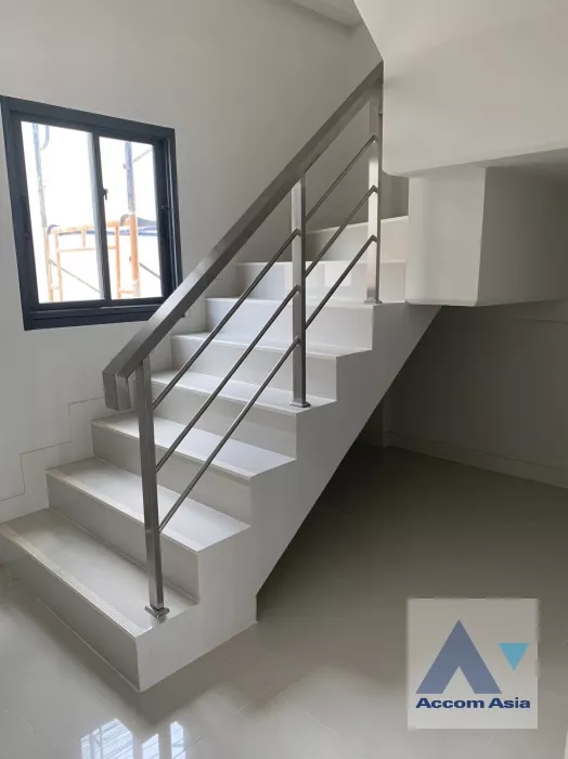 5  Shophouse For Rent in Pattanakarn ,Bangkok BTS On Nut at The Master @ BTS Onnut Pattanakarn AA35304