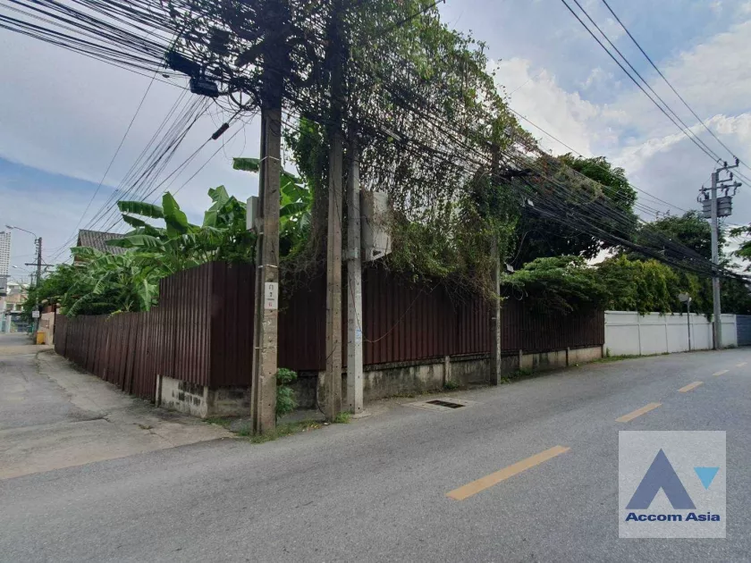  2  Land For Sale in Sukhumvit ,Bangkok BTS Phra khanong AA35306