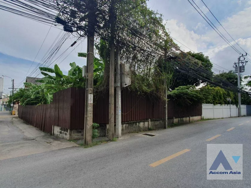  2  Land For Sale in sukhumvit ,Bangkok BTS Phra khanong AA35306