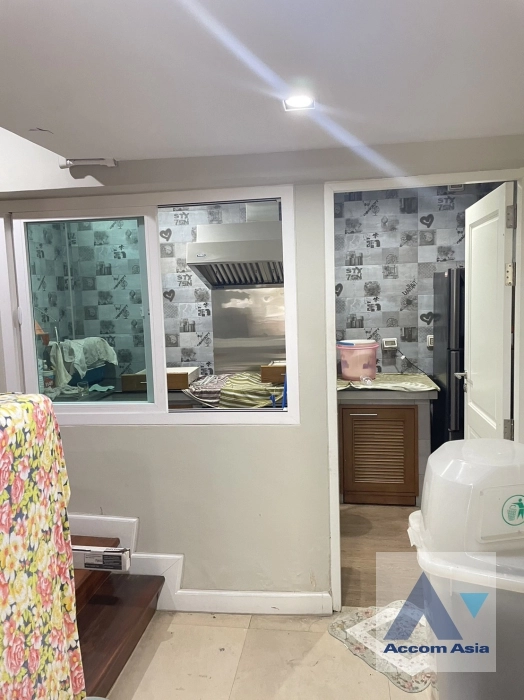 7  2 br House for rent and sale in Sathorn ,Bangkok BRT Thanon Chan AA35309