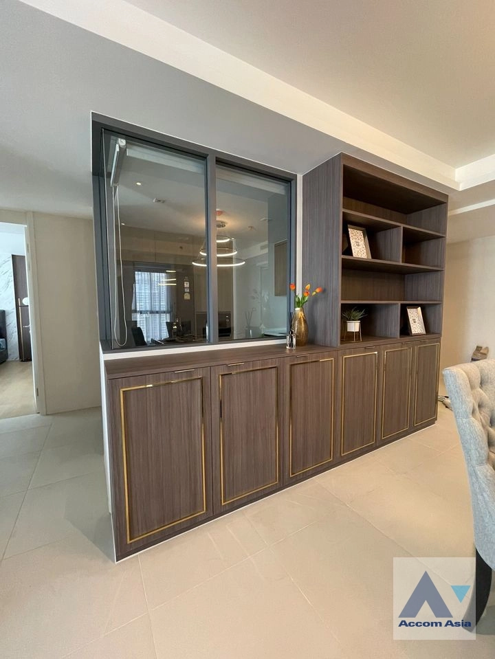 unit 3 Bedrooms  Condominium For Rent in Sukhumvit, Bangkok  near BTS Phrom Phong (AA35318)