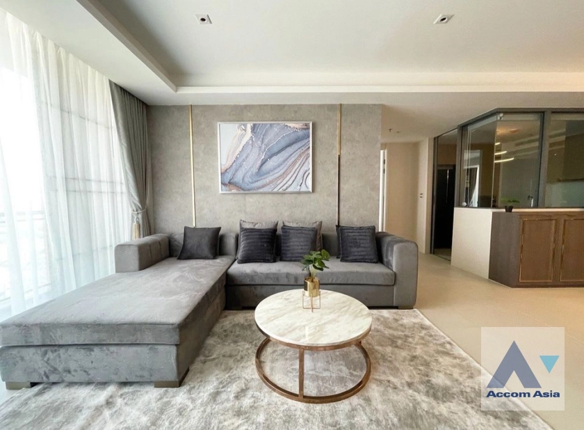 unit 3 Bedrooms  Condominium For Rent in Sukhumvit, Bangkok  near BTS Phrom Phong (AA35318)