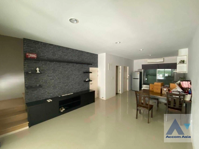  1  3 br House For Sale in Pattanakarn ,Bangkok BTS On Nut at Baan Klang Muang Sukhumvit 77-On Nut 17 AA35321