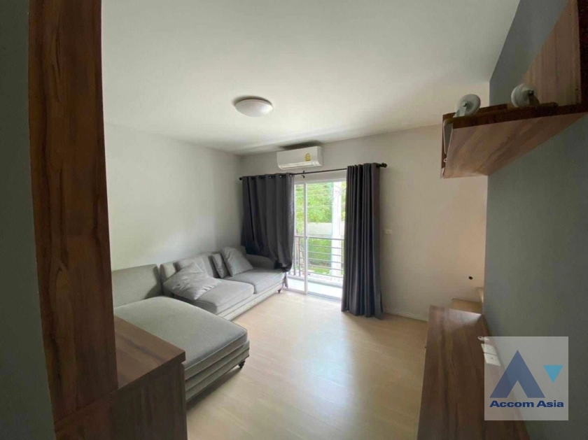 unit 3 Bedrooms  House For Sale in Pattanakarn, Bangkok  near BTS On Nut (AA35321)