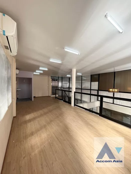 8  Warehouse For Rent in Ratchadaphisek ,Bangkok MRT Rama 9 - MRT Thailand Cultural Center AA35322