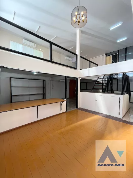 13  Warehouse For Rent in Ratchadaphisek ,Bangkok MRT Rama 9 - MRT Thailand Cultural Center AA35322