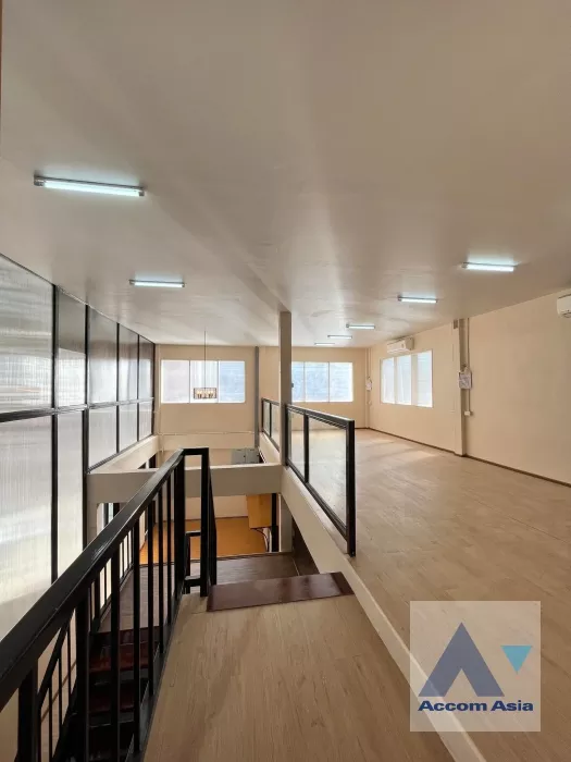 15  Warehouse For Rent in Ratchadaphisek ,Bangkok MRT Rama 9 - MRT Thailand Cultural Center AA35322