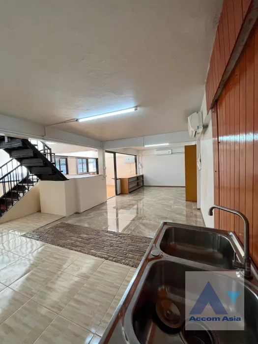 14  Warehouse For Rent in Ratchadaphisek ,Bangkok MRT Rama 9 - MRT Thailand Cultural Center AA35322