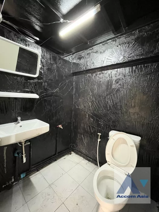 17  Warehouse For Rent in Ratchadaphisek ,Bangkok MRT Rama 9 - MRT Thailand Cultural Center AA35322