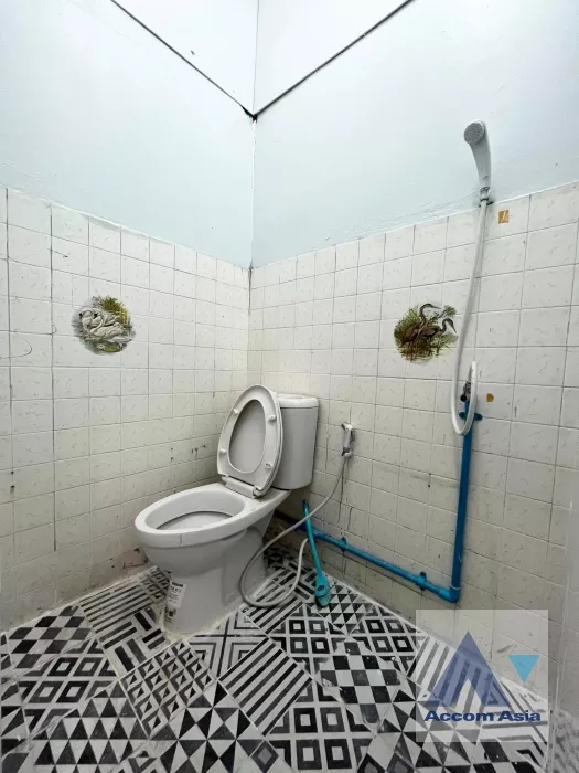 13  Warehouse For Rent in Lat Phrao ,Bangkok  AA35323