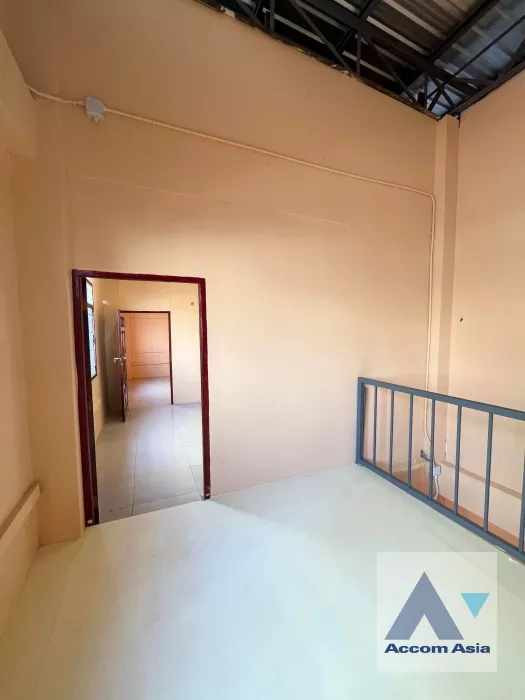 9  Warehouse For Rent in Ratchadaphisek ,Bangkok  AA35324