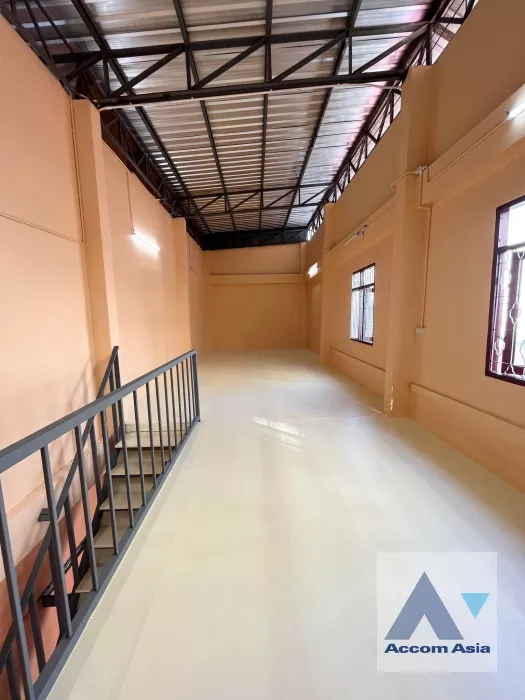 7  Warehouse For Rent in Ratchadaphisek ,Bangkok  AA35324