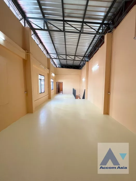 8  Warehouse For Rent in Ratchadaphisek ,Bangkok  AA35324