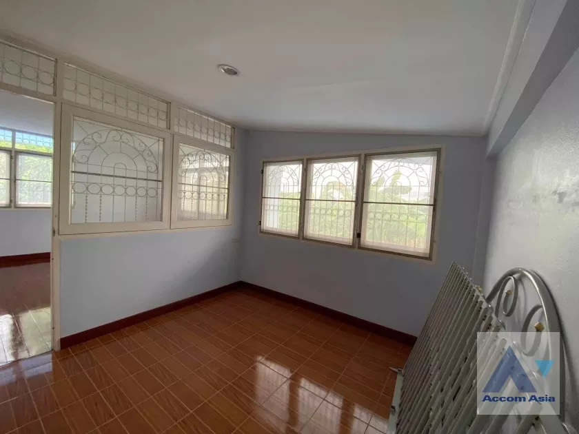 8  3 br House For Rent in Sukhumvit ,Bangkok BTS Punnawithi at Saranchit 2 Village AA35332