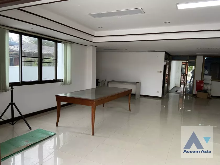  1  6 br House For Rent in Latkrabang ,Bangkok  AA35352