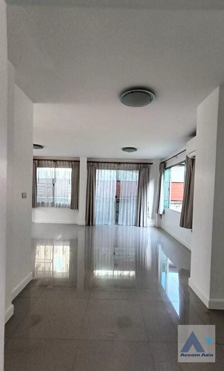  1  3 br House For Rent in Samutprakan ,  at Atoll Maldives Palms AA35362