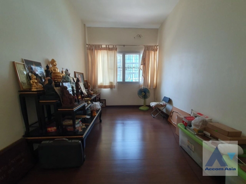 12  4 br House For Sale in Sukhumvit ,Bangkok BTS Ekkamai AA35364