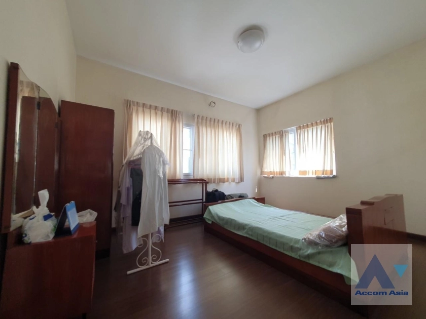 11  4 br House For Sale in Sukhumvit ,Bangkok BTS Ekkamai AA35364