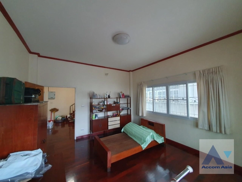 15  4 br House For Sale in Sukhumvit ,Bangkok BTS Ekkamai AA35364