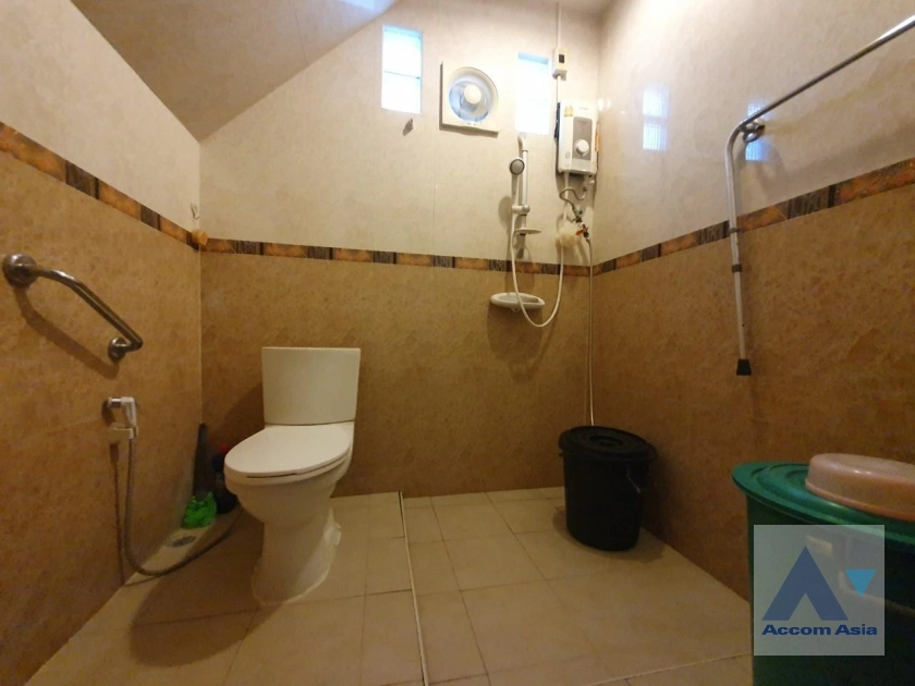 16  4 br House For Sale in Sukhumvit ,Bangkok BTS Ekkamai AA35364