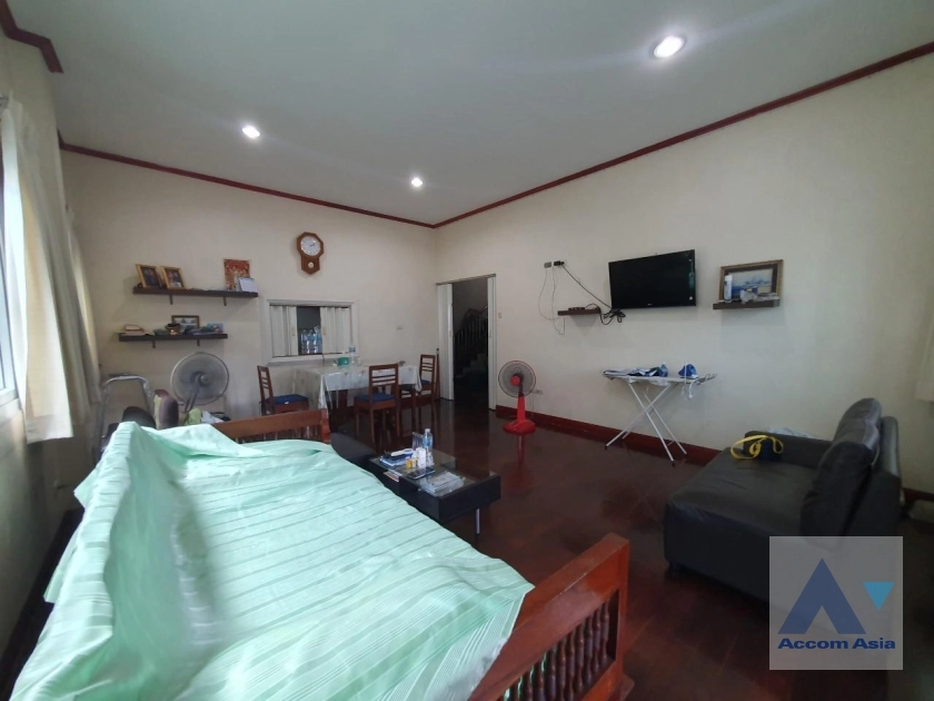 5  4 br House For Sale in Sukhumvit ,Bangkok BTS Ekkamai AA35364