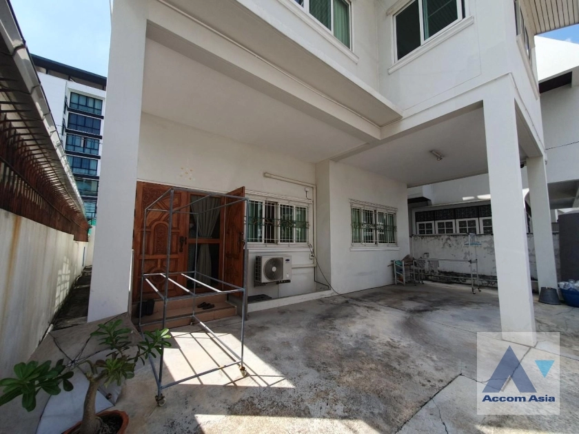 18  4 br House For Sale in Sukhumvit ,Bangkok BTS Ekkamai AA35364