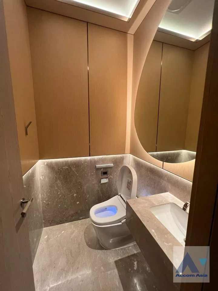 9  1 br Condominium For Rent in Ploenchit ,Bangkok BTS Chitlom at Scope Langsuan AA35365