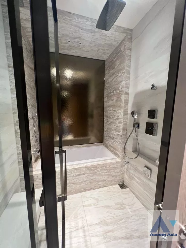 8  1 br Condominium For Rent in Ploenchit ,Bangkok BTS Chitlom at Scope Langsuan AA35365