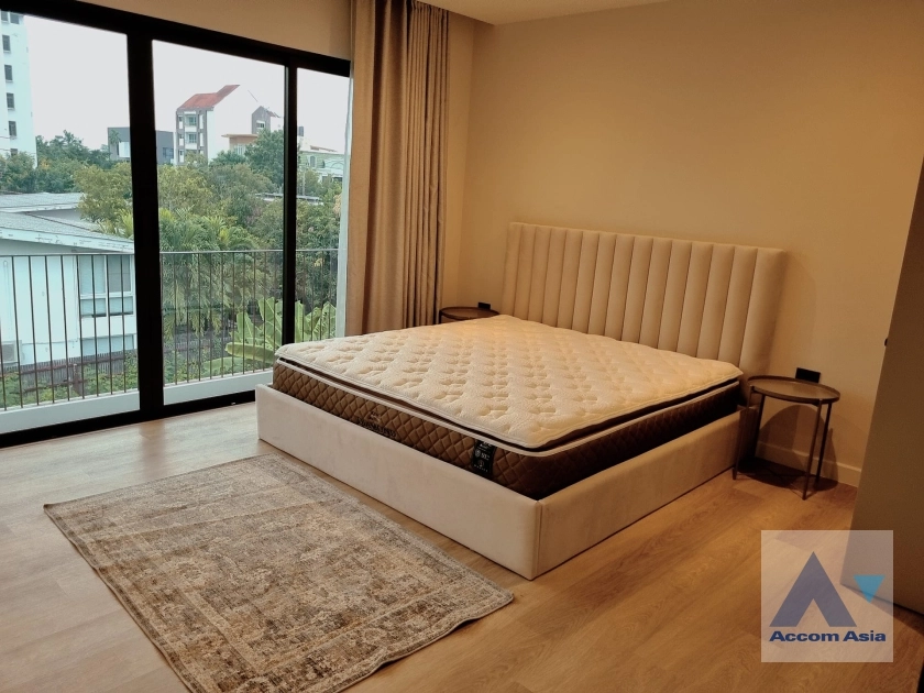 8  3 br House for rent and sale in sukhumvit ,Bangkok BTS Phra khanong AA35371