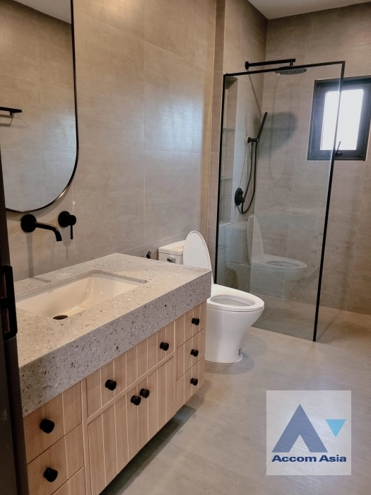 16  3 br House for rent and sale in Sukhumvit ,Bangkok BTS Phra khanong AA35371