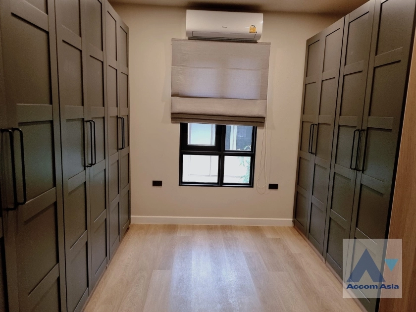 18  3 br House for rent and sale in Sukhumvit ,Bangkok BTS Phra khanong AA35371