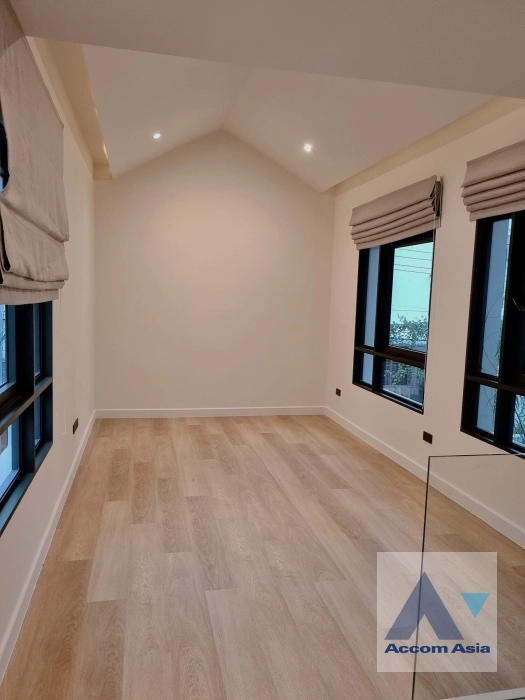 10  3 br House for rent and sale in Sukhumvit ,Bangkok BTS Phra khanong AA35371