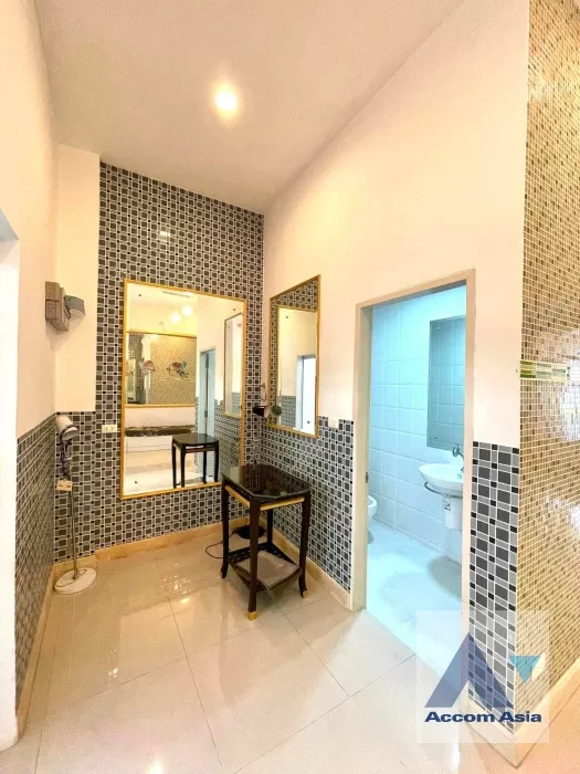 11  3 br Townhouse For Rent in Pattanakarn ,Bangkok ARL Hua Mak at The Metro Rama 9 AA35375
