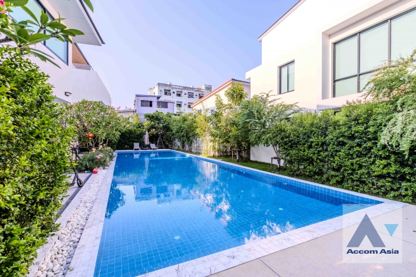 8  4 br House For Rent in Sukhumvit ,Bangkok BTS Phra khanong AA35388