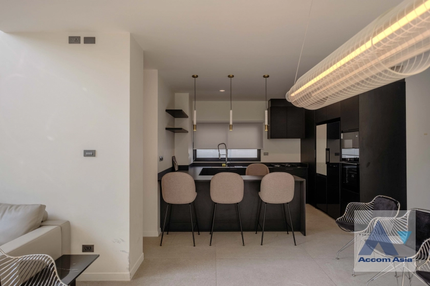 7  4 br House For Rent in Sukhumvit ,Bangkok BTS Phra khanong AA35388