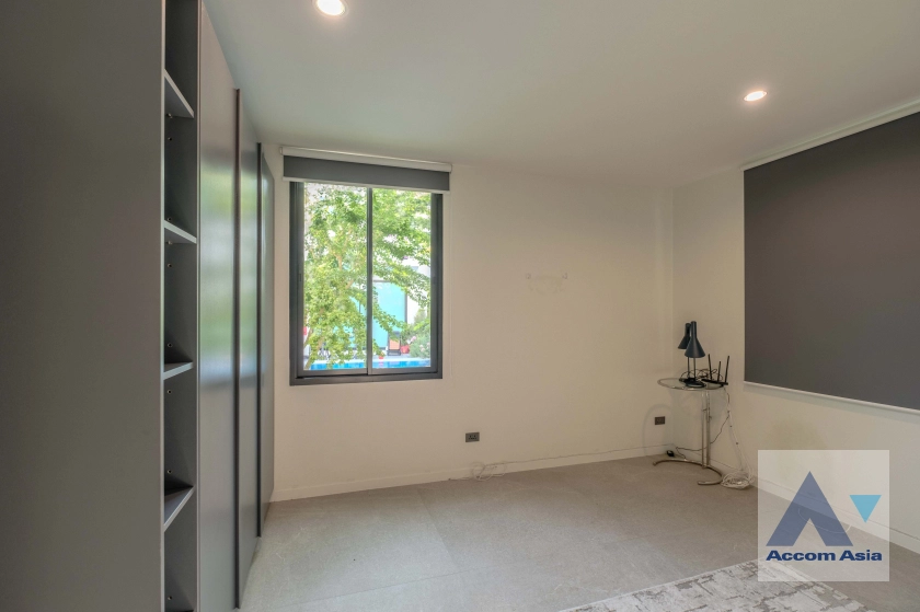 11  4 br House For Rent in Sukhumvit ,Bangkok BTS Phra khanong AA35388