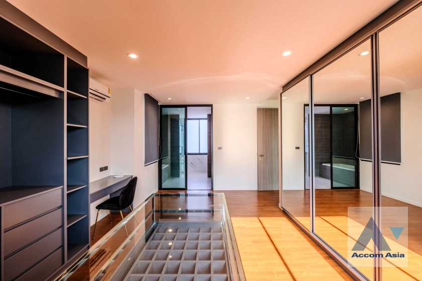 17  4 br House For Rent in Sukhumvit ,Bangkok BTS Phra khanong AA35388