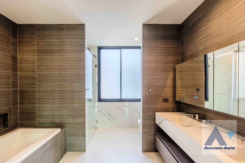 18  4 br House For Rent in Sukhumvit ,Bangkok BTS Phra khanong AA35388