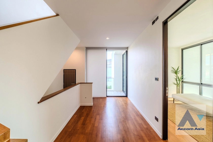 20  4 br House For Rent in Sukhumvit ,Bangkok BTS Phra khanong AA35388