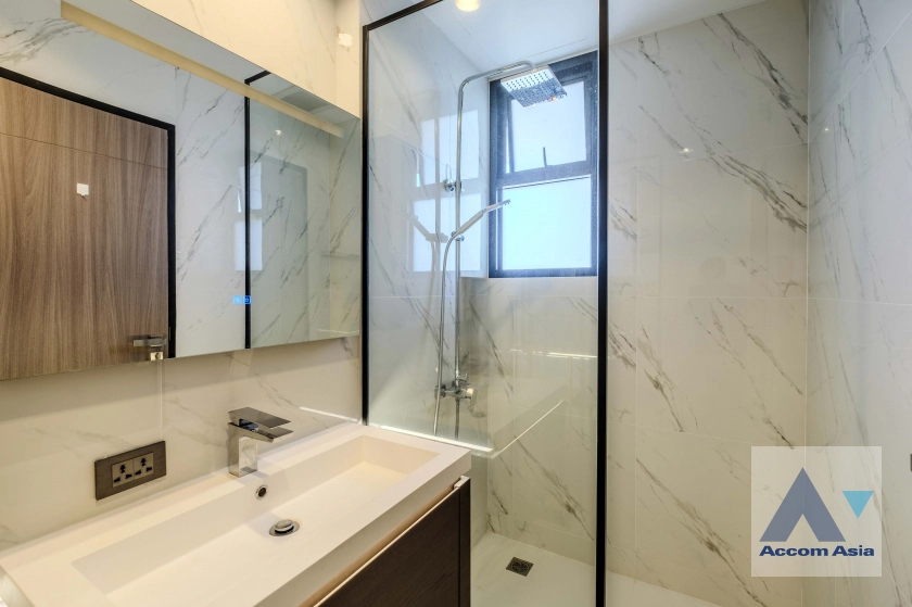 24  4 br House For Rent in Sukhumvit ,Bangkok BTS Phra khanong AA35388