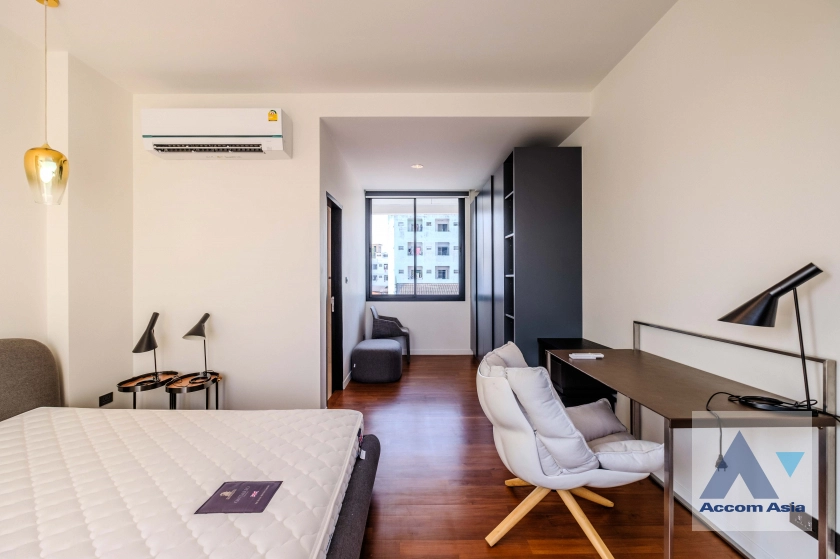 25  4 br House For Rent in Sukhumvit ,Bangkok BTS Phra khanong AA35388