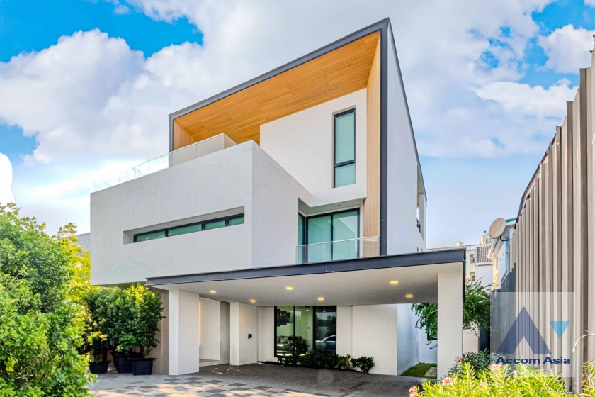 unit 4 Bedrooms  House For Rent in Sukhumvit, Bangkok  near BTS Phra khanong (AA35388)